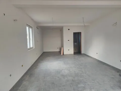 Sale, house, 200m², Karaburško Polje, Podgorica - image 13