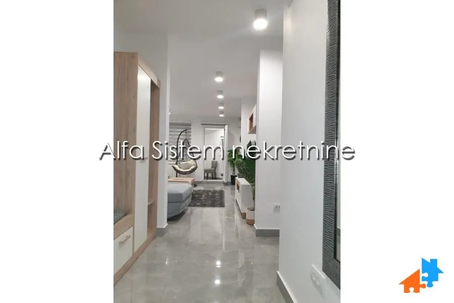 Izdavanje, trosoban stan, 100m², Novi Beograd Sve Podlokacije, Beograd