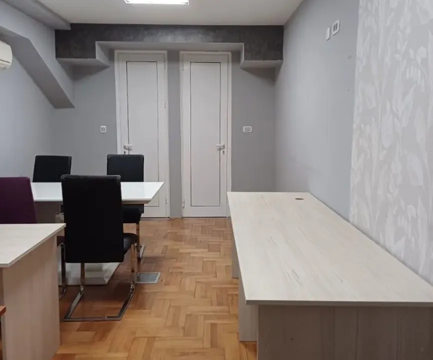 Izdavanje, poslovni prostor, 28m², Centar, Podgorica