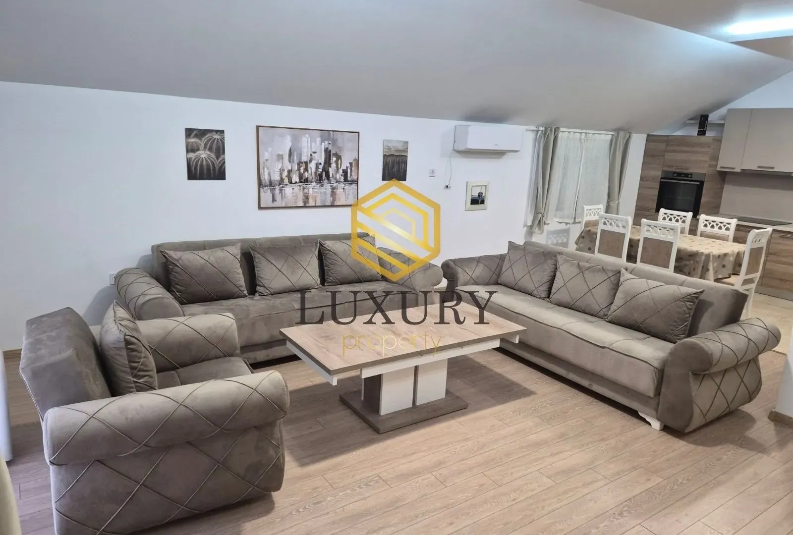 Izdavanje, dvosoban stan, 100m², Malo Brdo, Podgorica