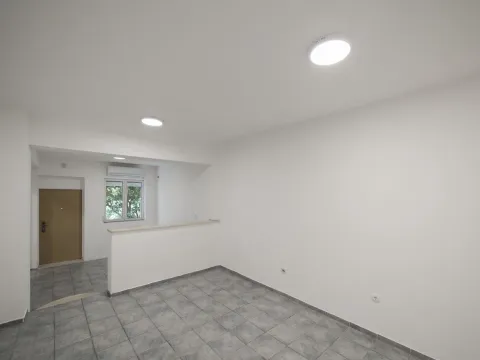 Prodaja, dvosoban stan, 62m², Stari Aerodrom, Podgorica - image 3