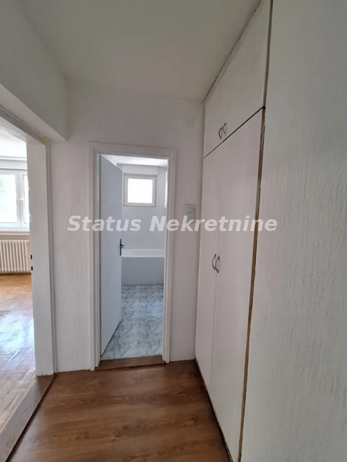 Izdavanje, jednosoban stan, 42m², Novo naselje, Novi Sad