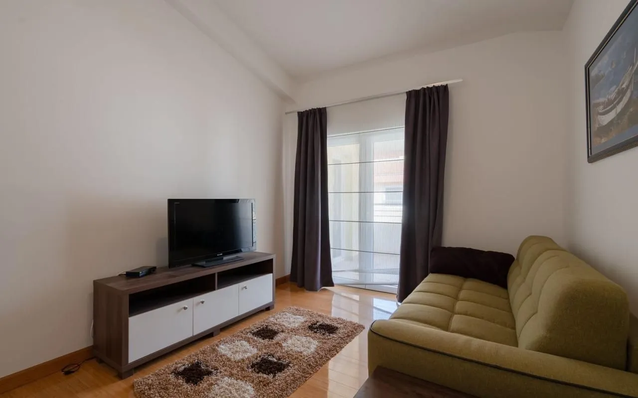 Prodaja, četvorosoban stan, 222m², Podmaine, Budva