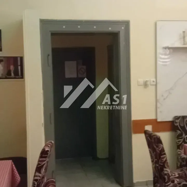 Izdavanje, poslovni prostor, 38m², Socijalno, Novi Sad Sve Podlokacije