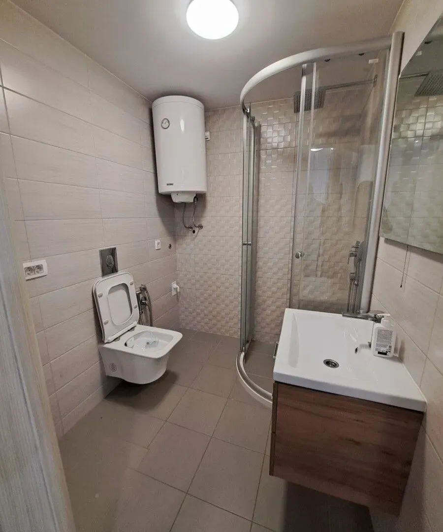 Rent, office space, 40m², Blok 5, Podgorica