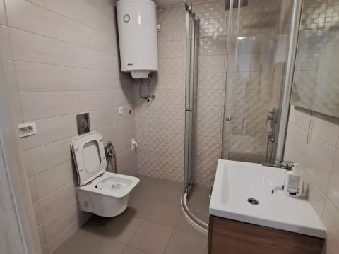 Rent, office space, 40m², Blok 5, Podgorica - image 5