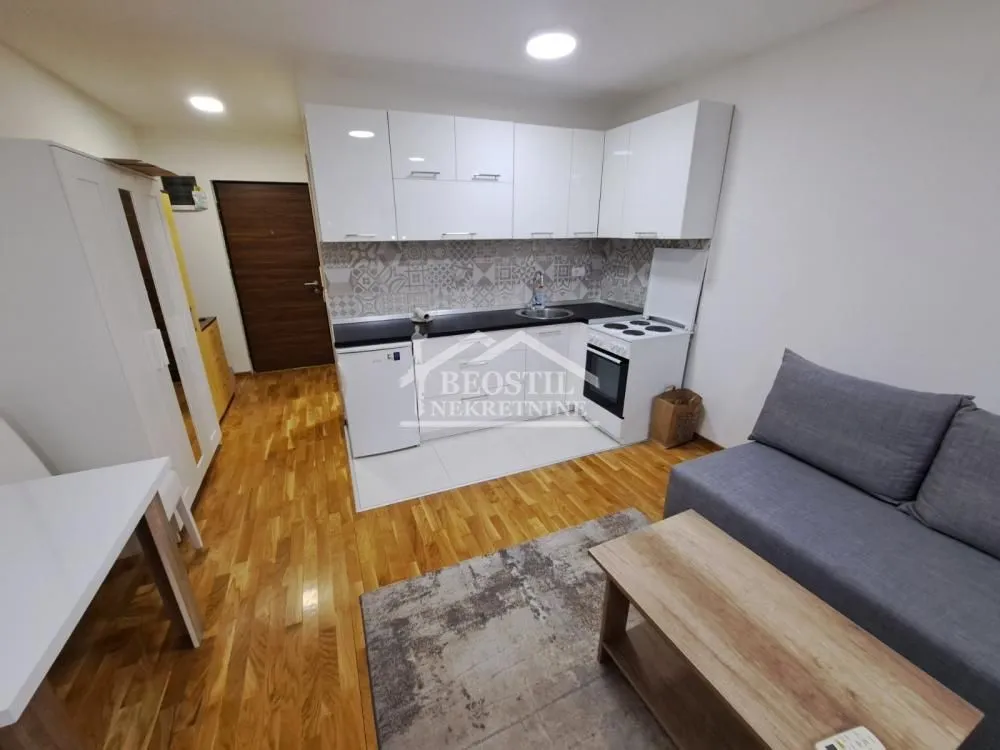 Izdavanje, jednosoban stan, 32m², Zemun Sve Podlokacije, Beograd