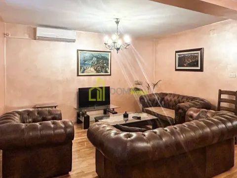 Izdavanje, kuća, 220m², Konik, Podgorica - image 2