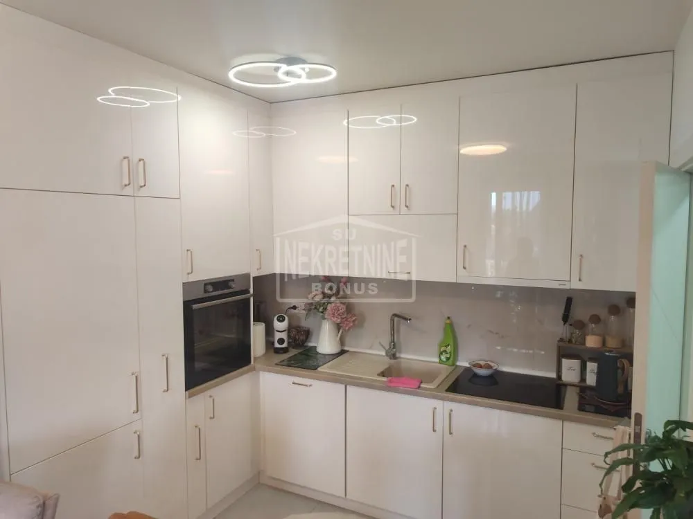 Prodaja, trosoban stan, 63m², Dudova Šuma, Subotica