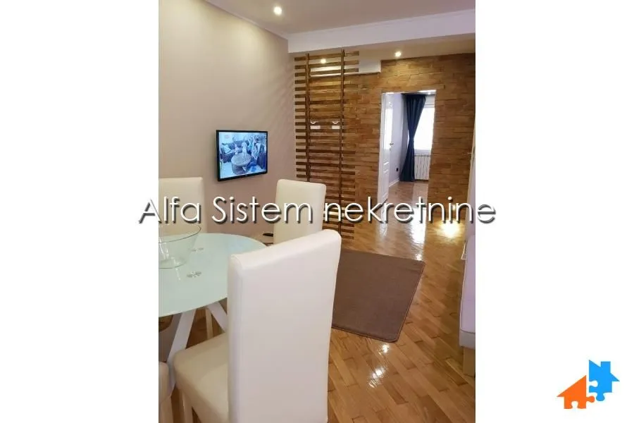 Izdavanje, trosoban stan, 69m², Stari Grad, Beograd