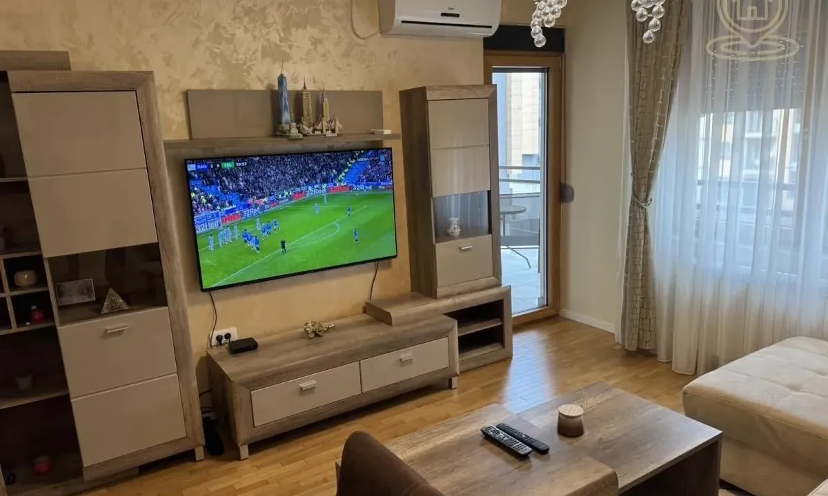 Izdavanje, dvosoban stan, 50m², Zemun Sve Podlokacije, Beograd