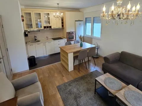 Prodaja, jednosoban stan, 43m², Dalmatinska ulica, Podgorica - image 2