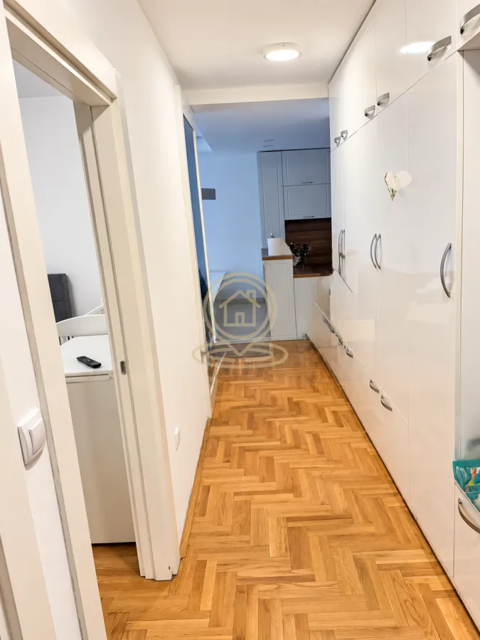 Izdavanje, trosoban stan, 56m², Liman 4, Novi Sad Sve Podlokacije