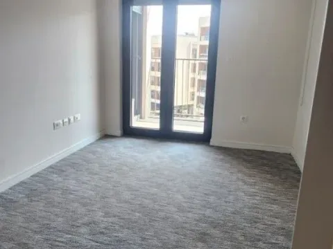 Izdavanje, trosoban stan, 80m², Kod Capital Plaze, Podgorica - image 3