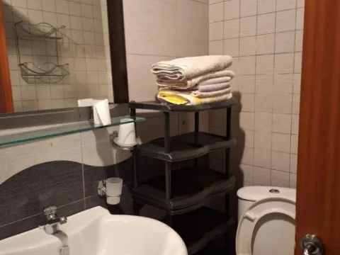 Izdavanje, jednosoban stan, 58m², Centar, Tivat - image 3