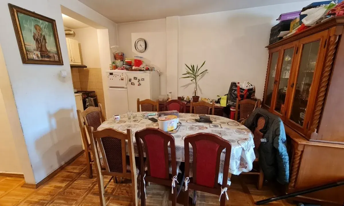 Prodaja, trosoban stan, 64m², Petrovaradin, Novi Sad