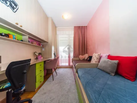 Sale, two bedroom apartment, 70m², Stari Aerodrom, Podgorica - image 9