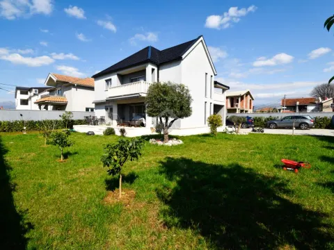 Prodaja, kuća, 220m2, Gornja Gorica, Podgorica Prodaja, kuća, 220m2, Gornja Gorica, Podgorica