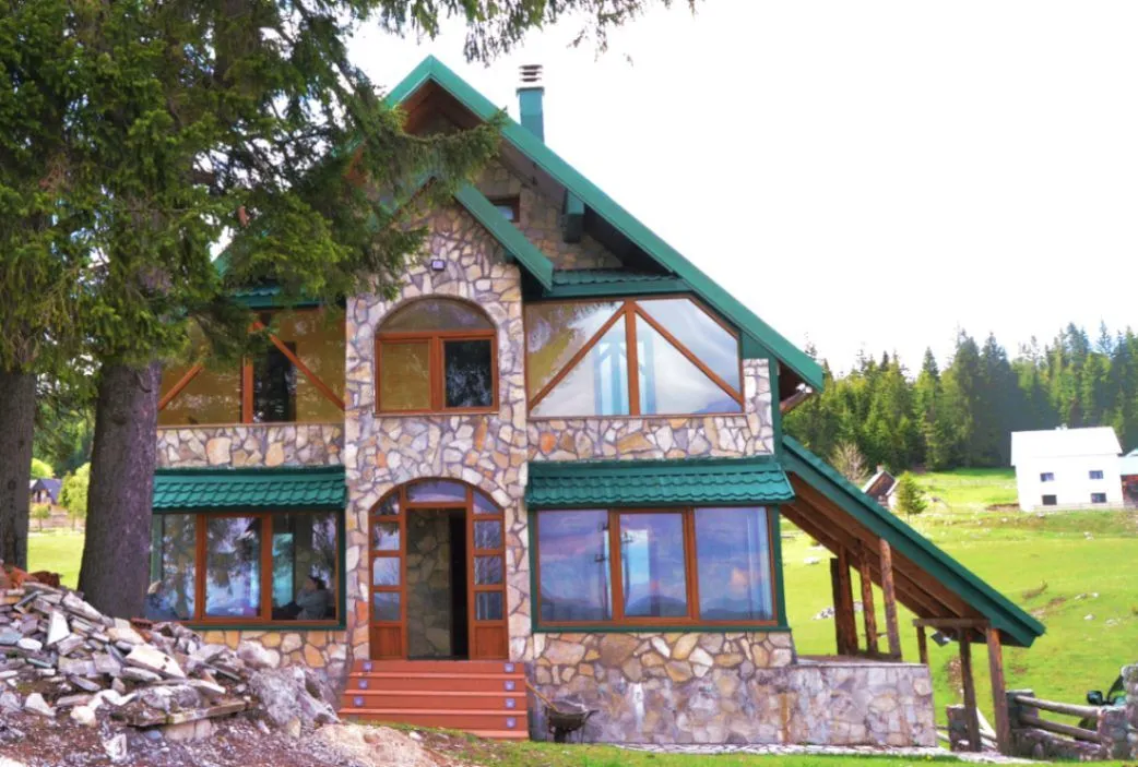 Sale, house, 350m², Razvršje, Žabljak