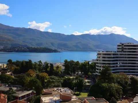 Sale, two bedroom apartment, 49m², Centar, Budva - image 2