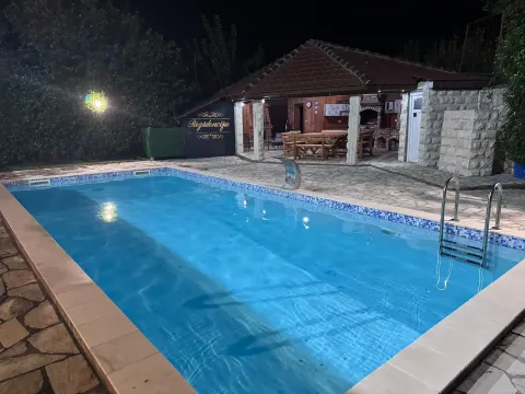 Rent, house, 330m², Golubovci, Podgorica - image 7