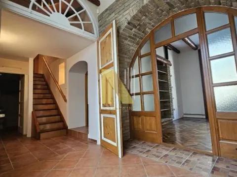 Prodaja, stan, 252m², Centar, Subotica - image 11