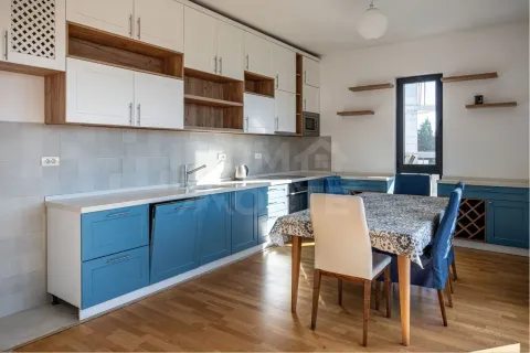 Rent, three bedroom apartment, 129m², Donja Lastva, Tivat - image 3