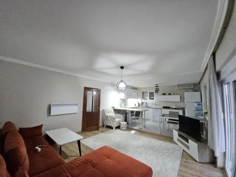 Prodaja, kuća, 220m², Centar, Tivat - image 7