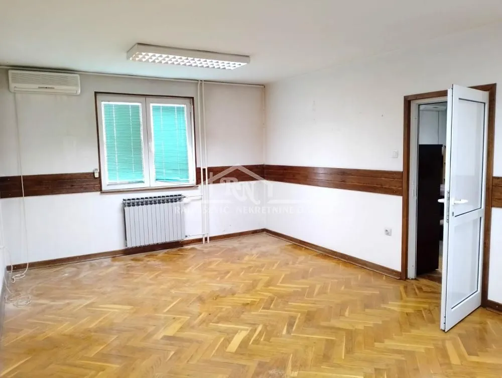 Rent, office space, 1019m², Šimanovci, Pećinci