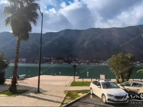 Prodaja, dvosoban stan, 54m², Dobrota, Kotor - image 1