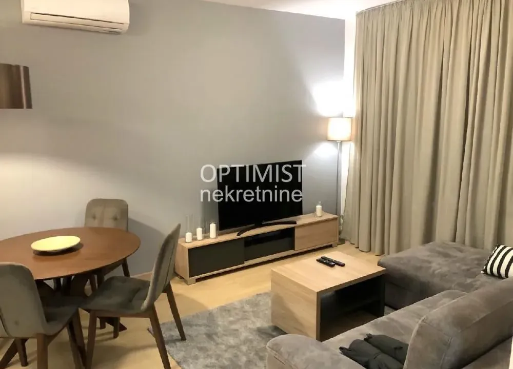 Rent, three bedroom apartment, 65m², Crveni Krst, Beograd