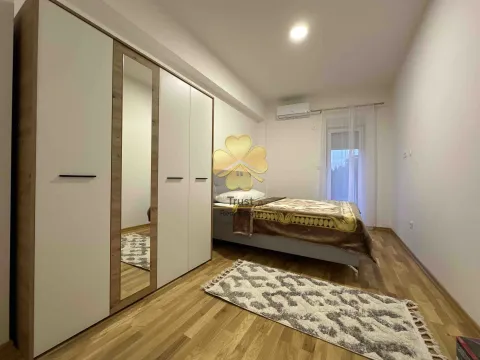 Izdavanje, dvosoban stan, 80m², Ljubović, Podgorica - image 13