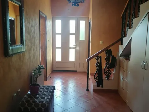 Prodaja, kuća, 350m², Podgorica, Crna Gora - image 14