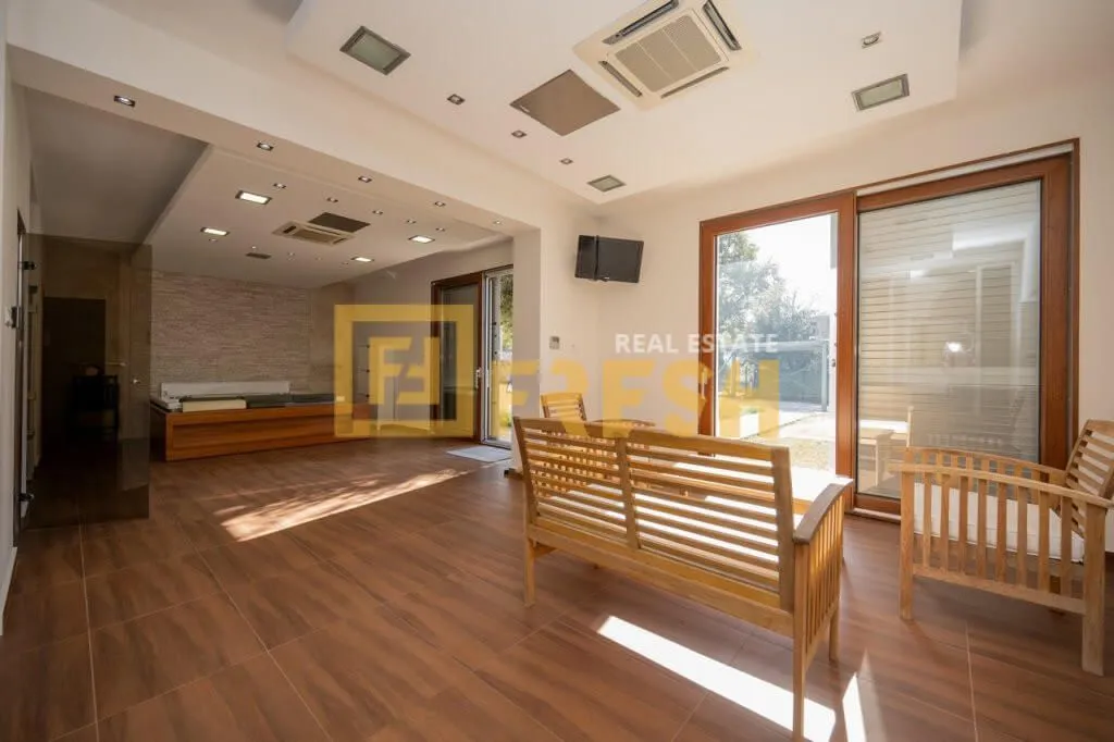 Rent, house, 380m², Mareza, Podgorica