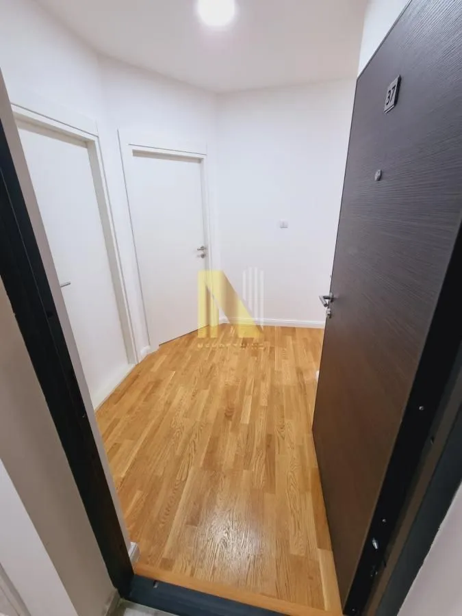 Prodaja, trosoban stan, 63m², Bulevar patrijarha Pavla, Novi Sad Sve Podlokacije