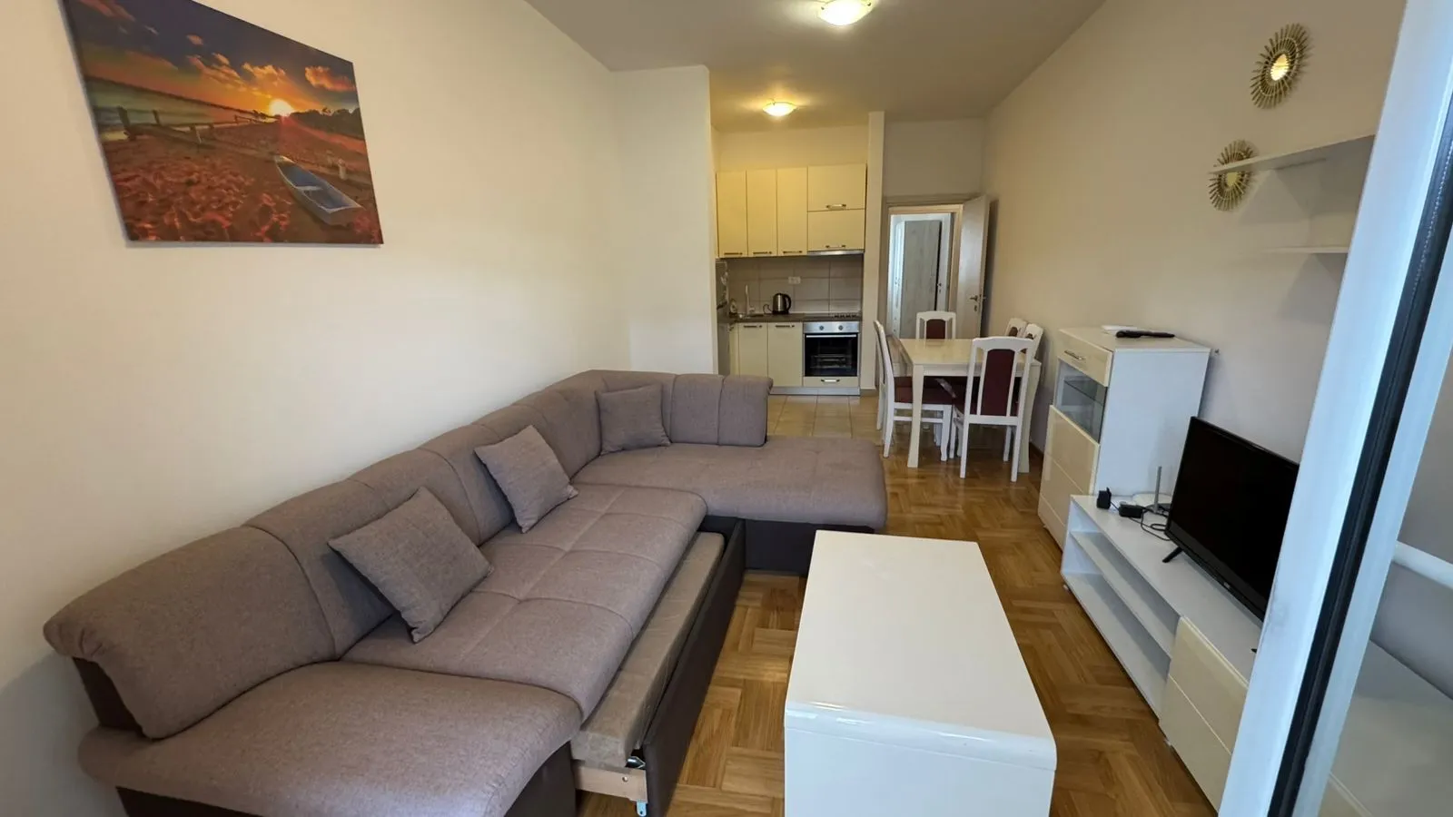 Rent, two bedroom apartment, 55m², Velji Vinogradi, Budva
