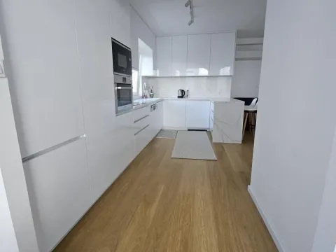 Rent, one bedroom apartment, 56m², Kalimanj, Tivat - image 10