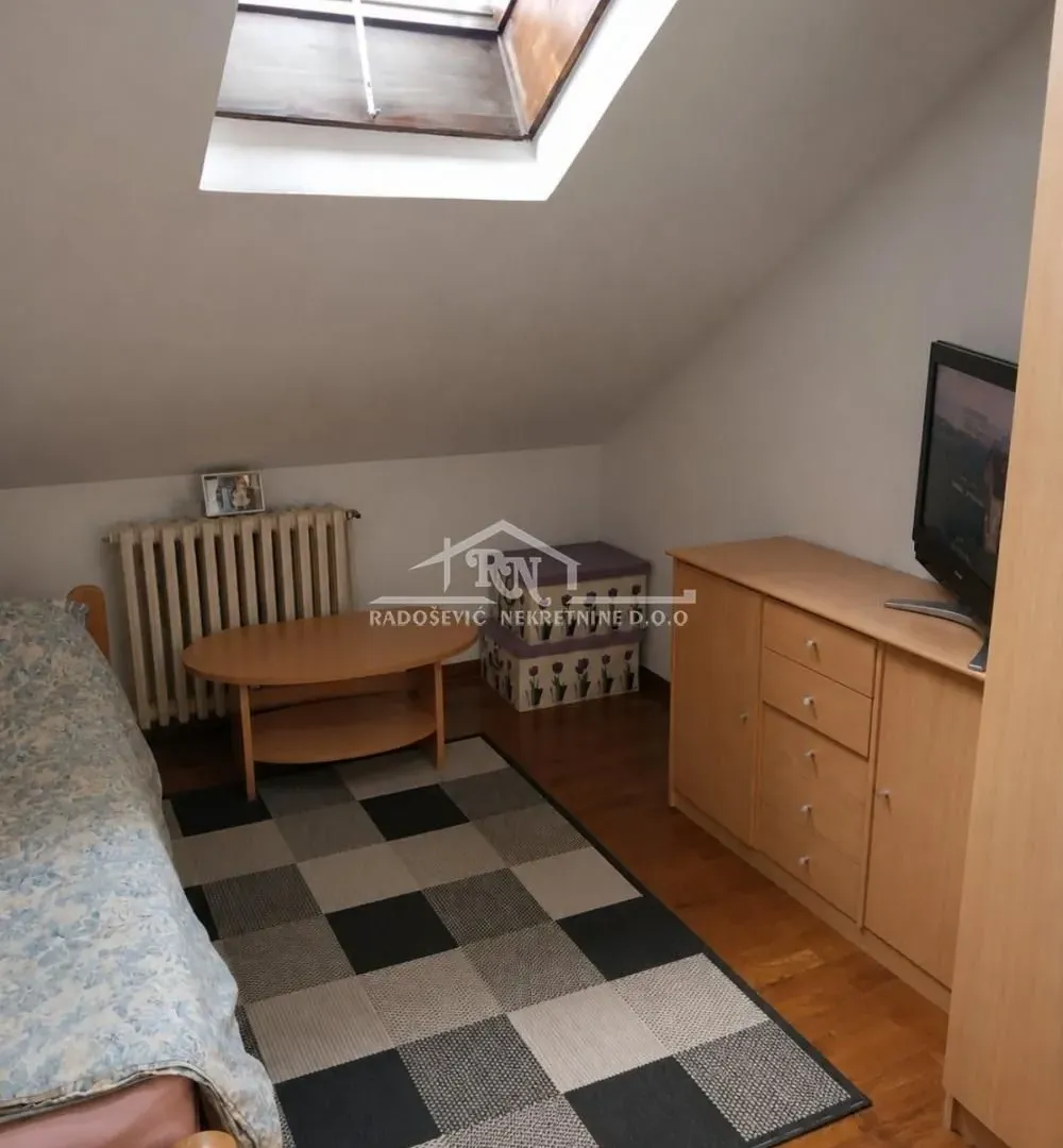 Prodaja, kuća, 410m², Novi Banovci, Stara Pazova