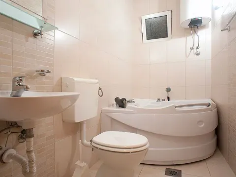 Sale, hospitality venue, 1723m², Buljarica, Budva - image 9