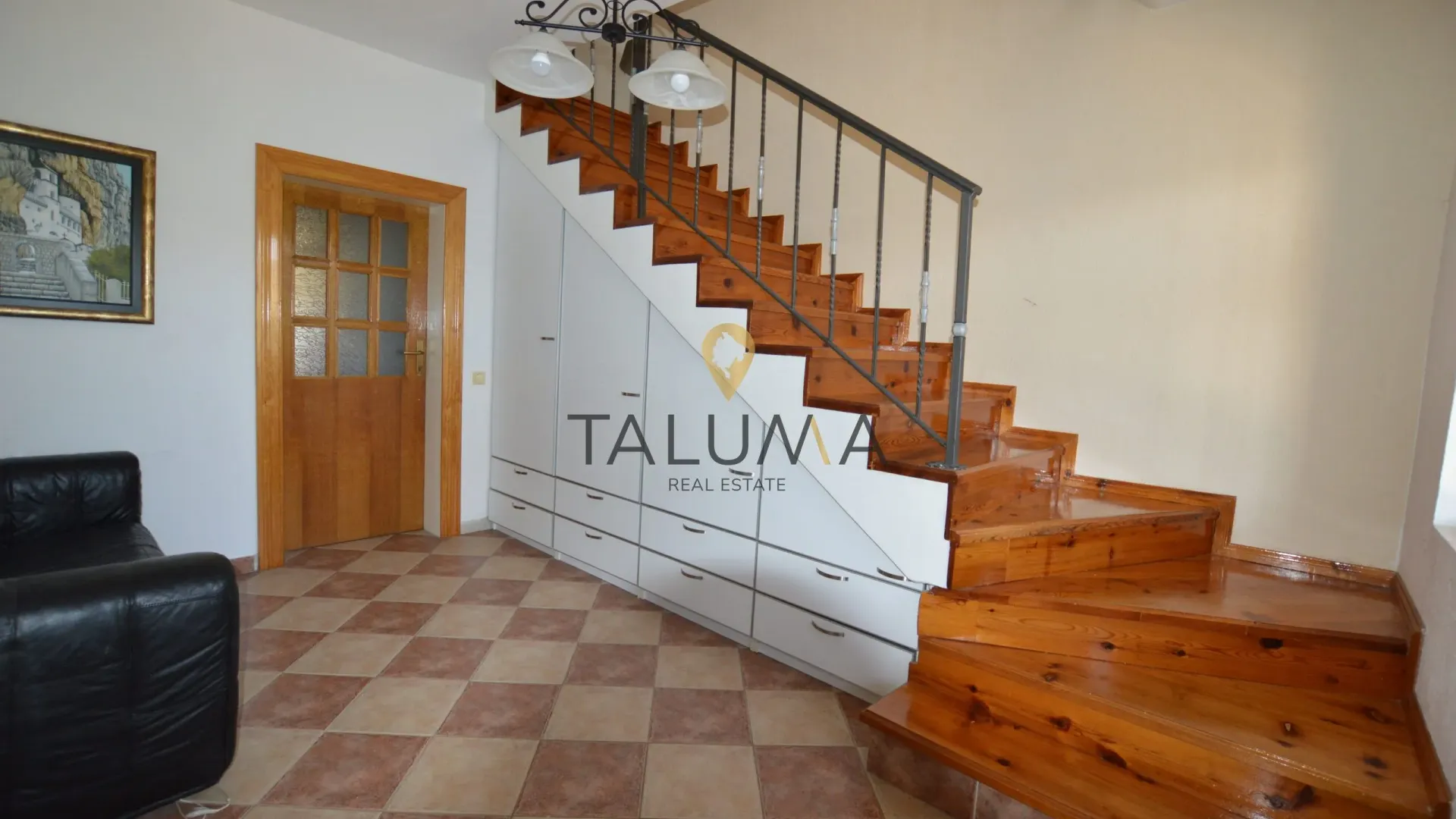 Sale, house, 350m², Dahna, Podgorica