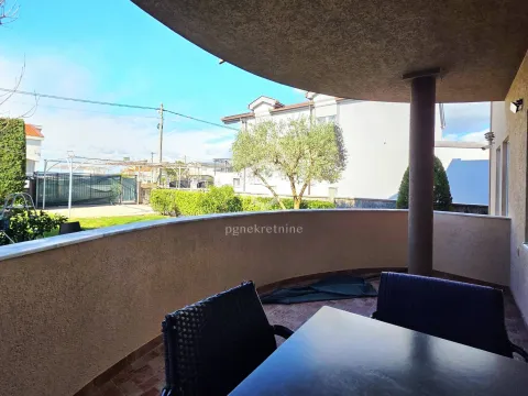 Izdavanje, kuća, 250m², Tuzi, Podgorica - image 11