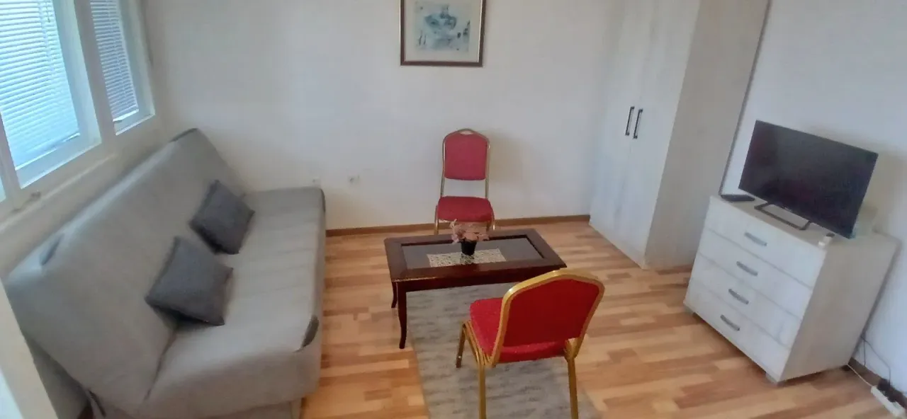Rent, studio apartment, 35m², Pejton, Podgorica
