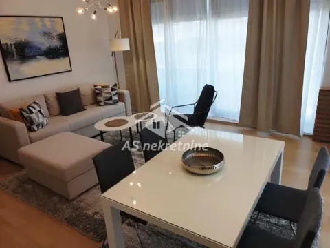 Izdavanje, trosoban stan, 72m², Novi Beograd Blok 67, Novi Beograd Sve Podlokacije - image 8