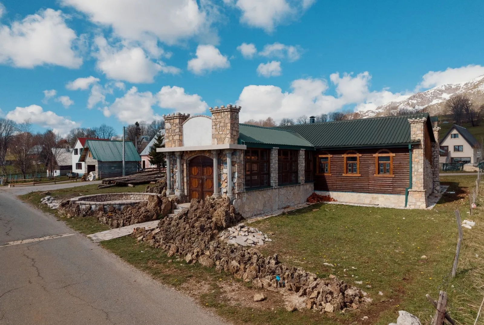 Sale, office space, 300m², Žabljak, Crna Gora