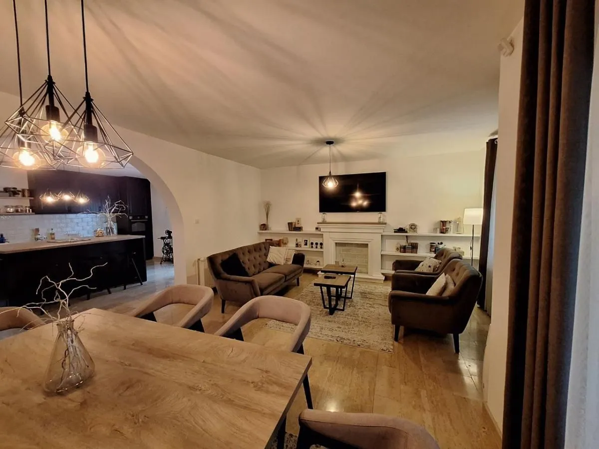 Sale, house, 254m², Beočin, Srbija