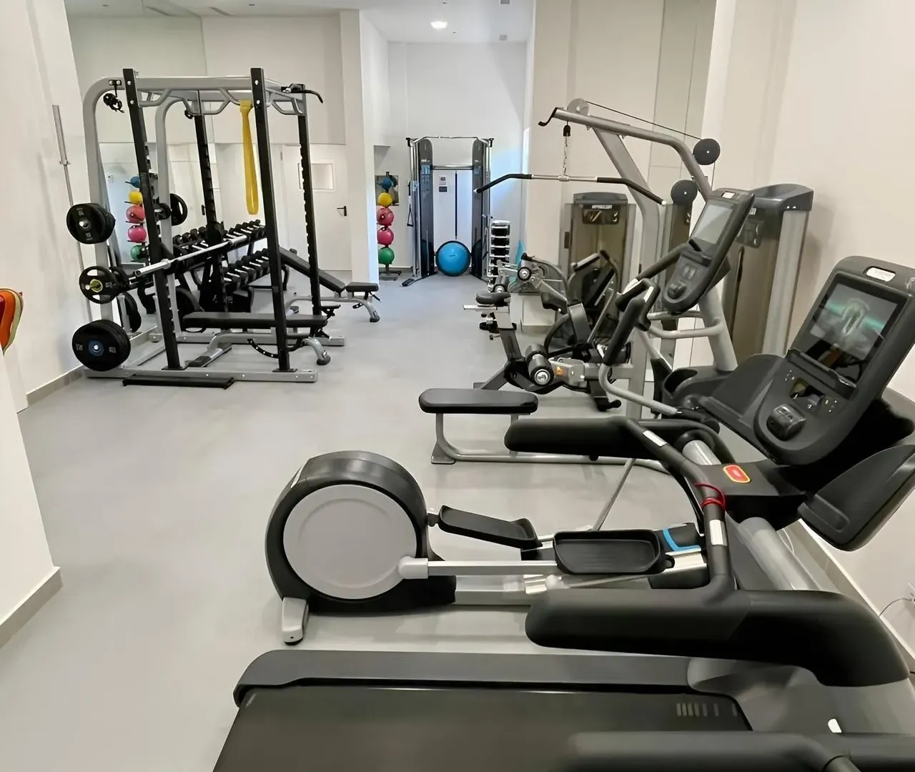 Prodaja, dvosoban stan, 185m², Tivat, Crna Gora