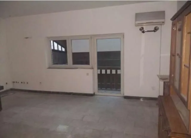 Rent, office space, 1377m², Surčin, Beograd