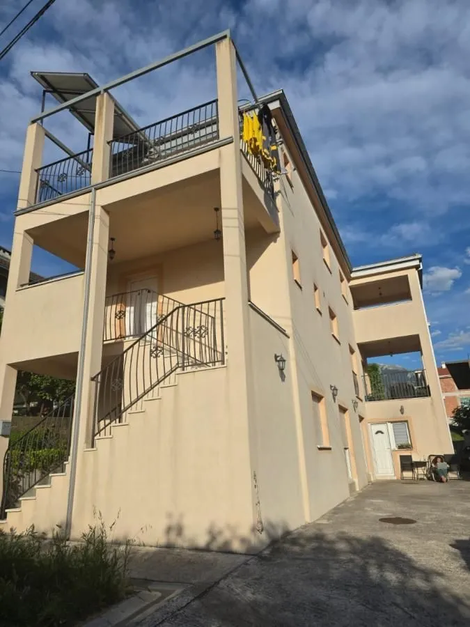 Prodaja, kuća, 198m², Mrčevac, Tivat