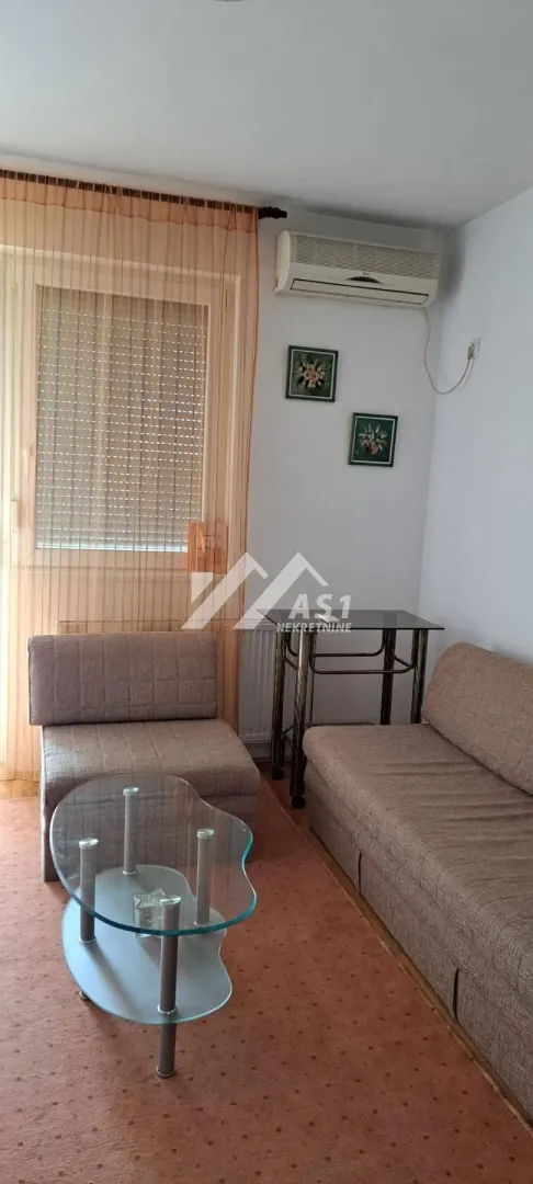 Izdavanje, jednosoban stan, 36m², Bulevar Evrope, Novi Sad Sve Podlokacije