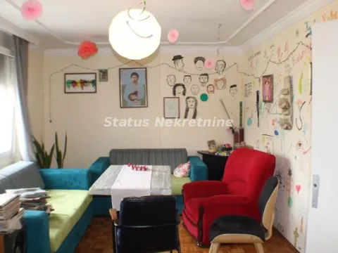 Prodaja, trosoban stan, 76m², Bečej, Novi Sad